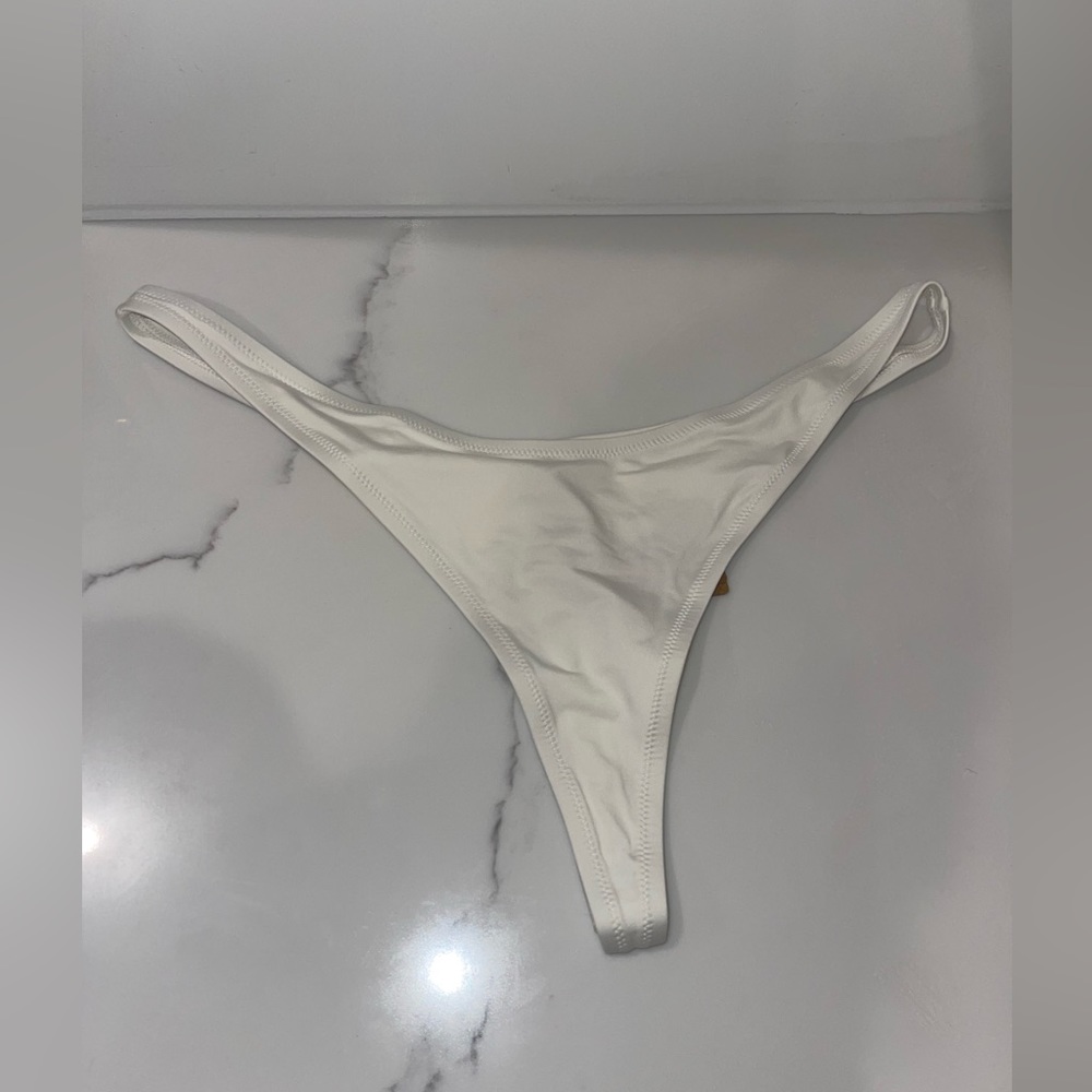 NWT Skims swim thong - marble